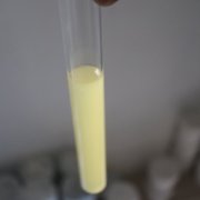 加入涂料助剂消泡剂消除泡沫的原理及方法